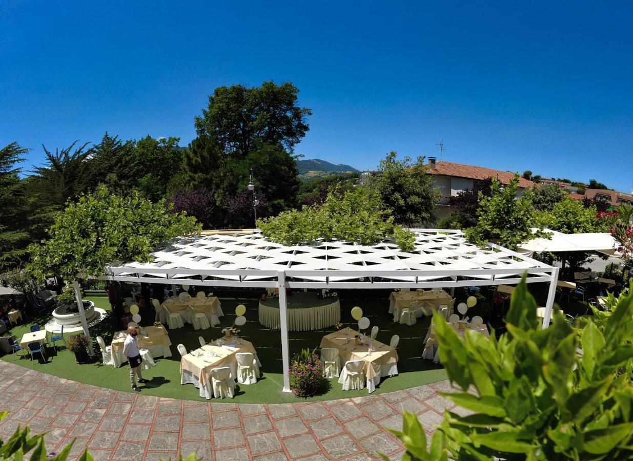 Ristorante Albergo Gerardo Di Masi Caposele Buitenkant foto