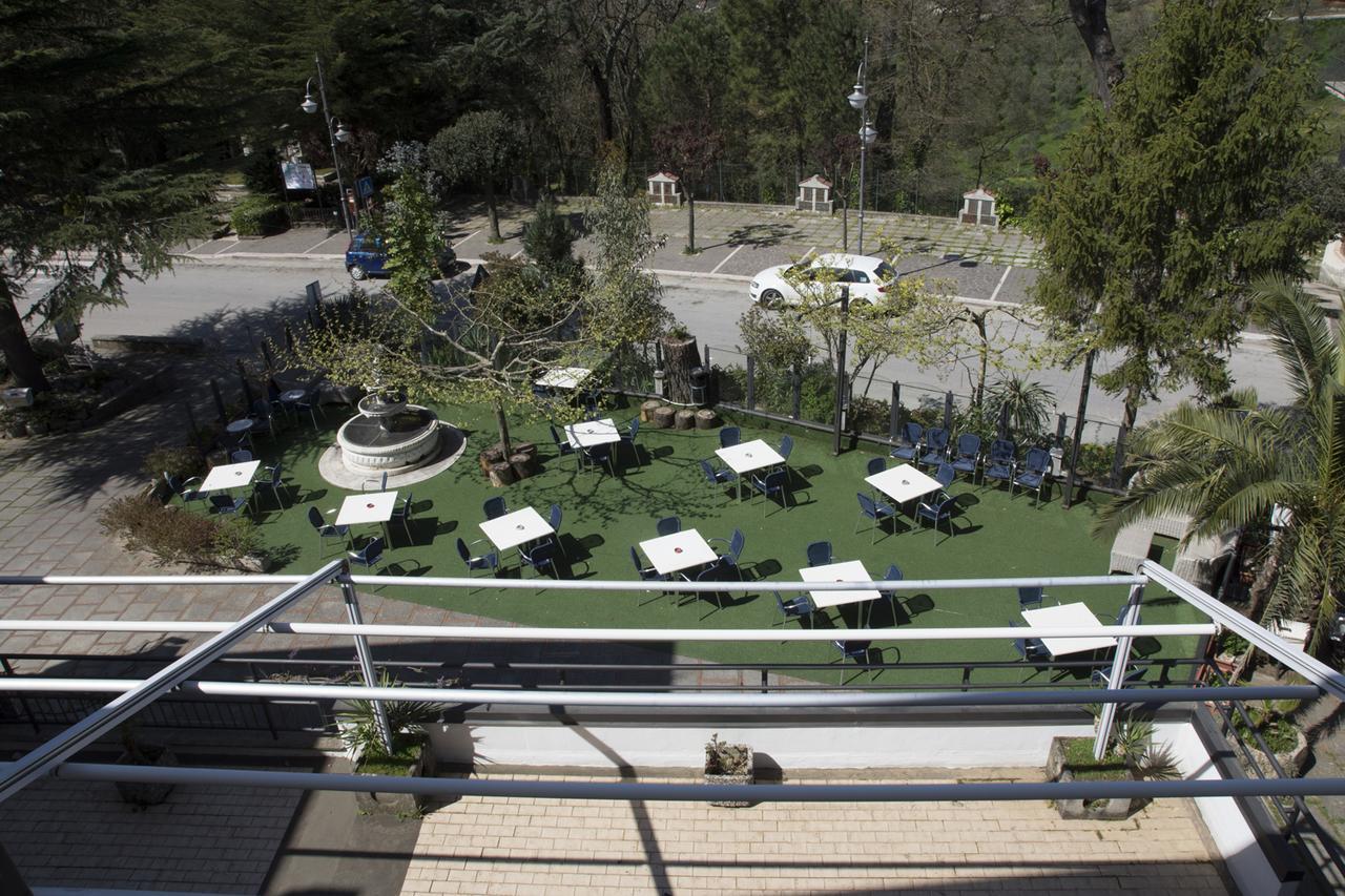 Ristorante Albergo Gerardo Di Masi Caposele Buitenkant foto