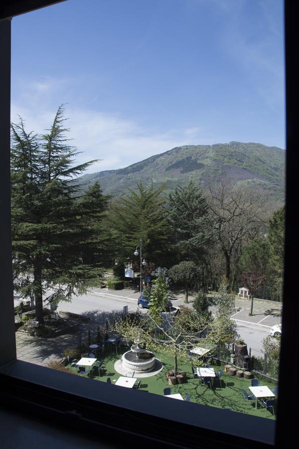 Ristorante Albergo Gerardo Di Masi Caposele Buitenkant foto